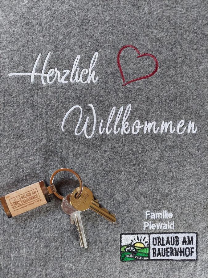 Apartamento Weingut Piewald Gut am Steg Exterior foto